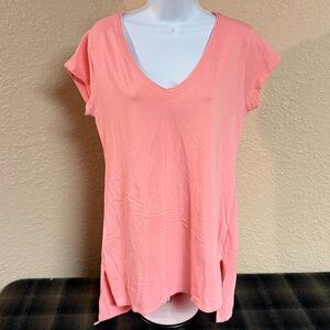 4/$15 White House Black Market Coral V-Neck Tee